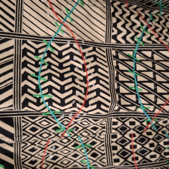 Attitude Women's Graphic/Monochrome Embroidered Patterned Jacket (Size L) - Picture 8 of 10